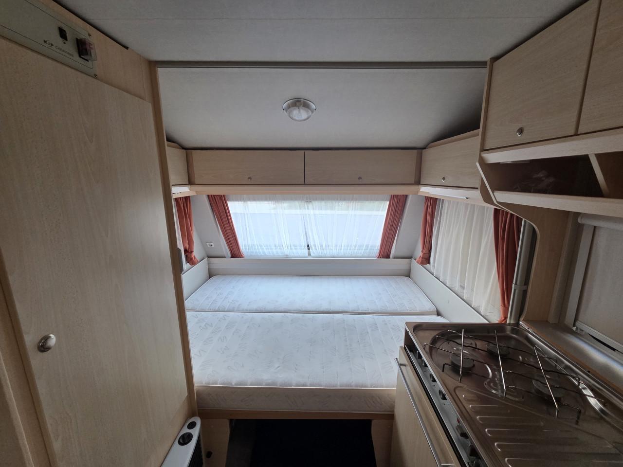 Kip starline 44tz met truma mover en voortent