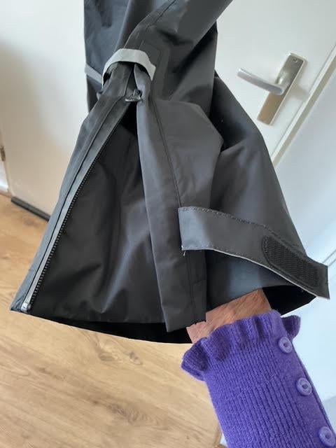 Als NIEUW: zwarte regenbroek uniseks, lichtgewicht, maat M/L