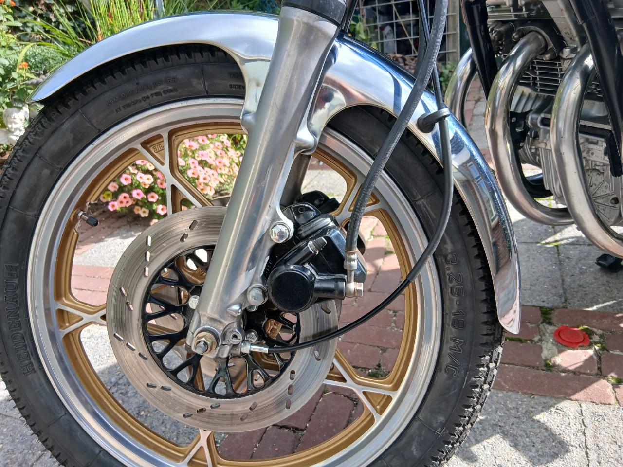Suzuki gs 550