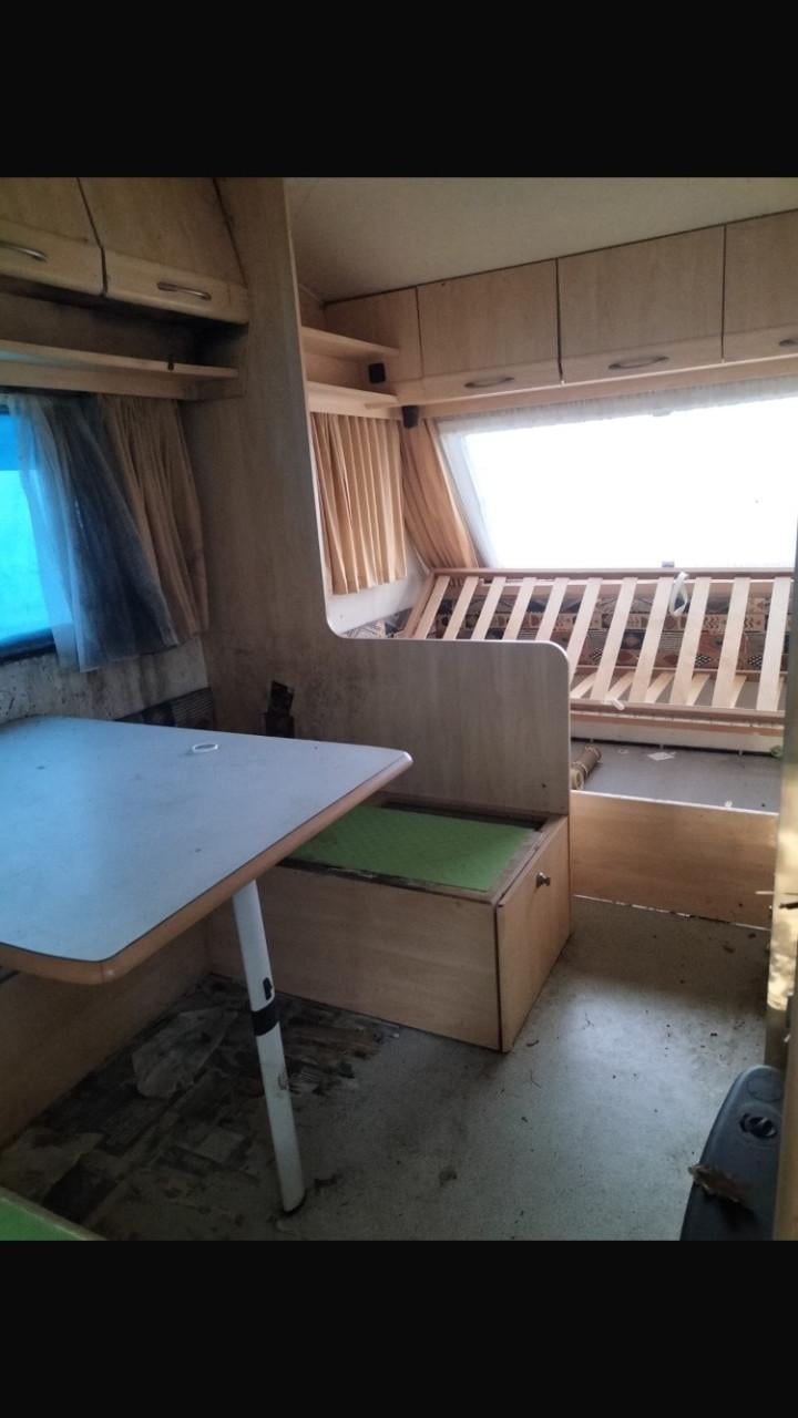 Beyerland Vitesse caravan uit 1997 |  Zwarte Cross | Keet | Onderdelen