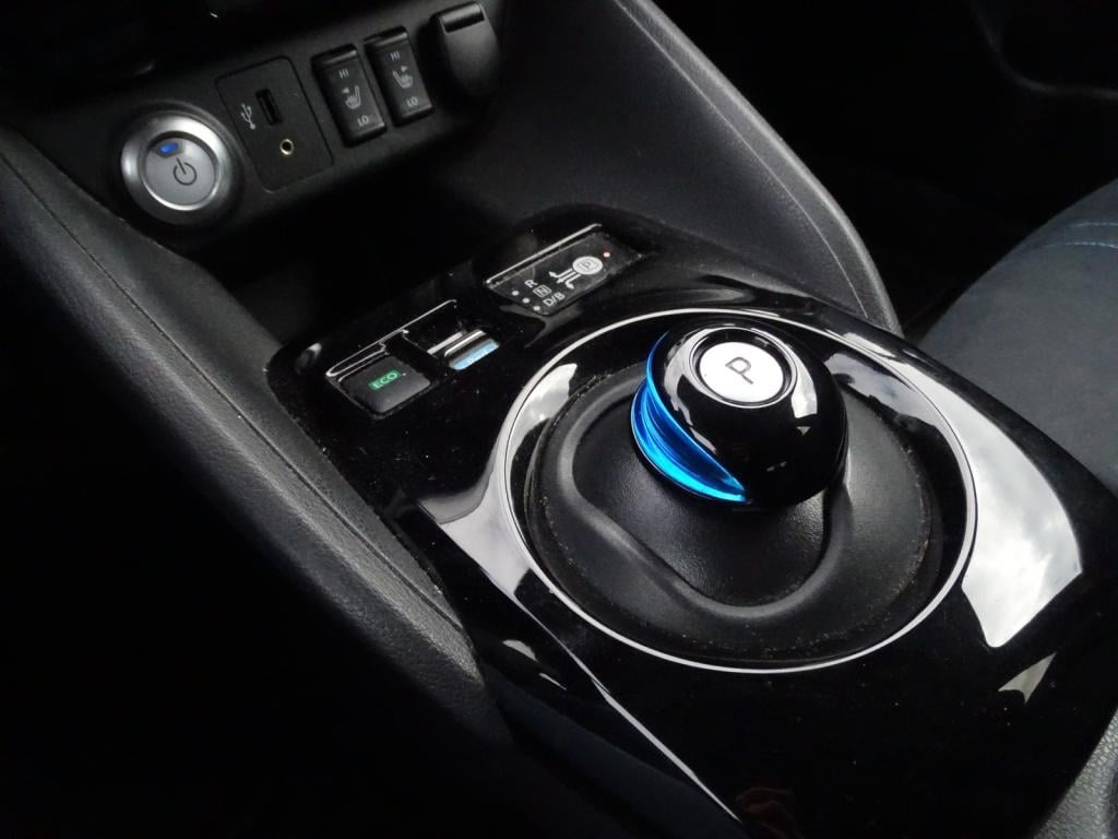 Nissan Leaf n-connecta 40 kwh | incl. btw | 360 camera