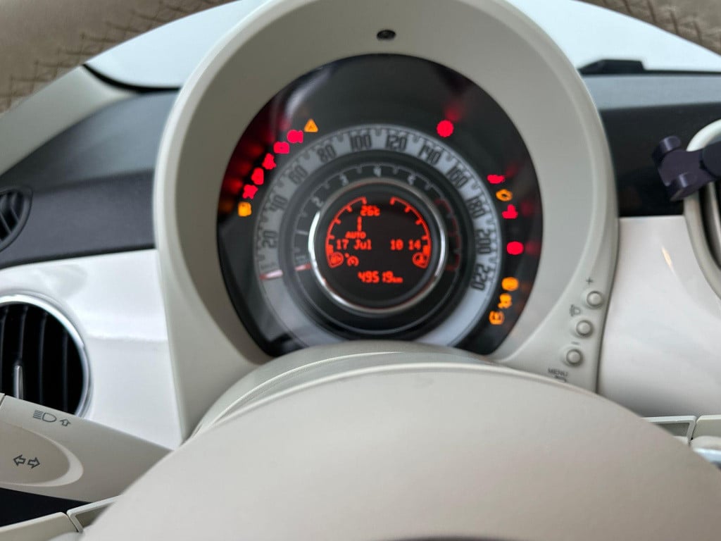 Fiat 500 1.2 lounge | automaat | bluetooth | dab | airco | lage km stand