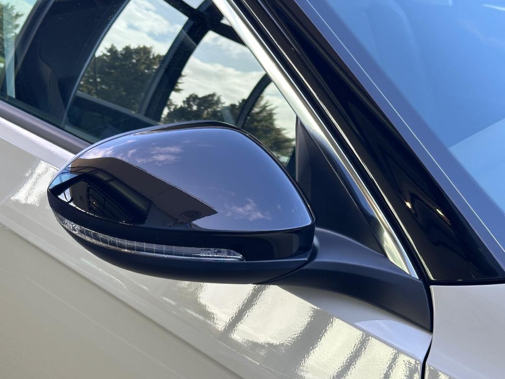 Volkswagen T-roc 1.5 tsi 150pk dsg style carplay | camera | keyless | elek.