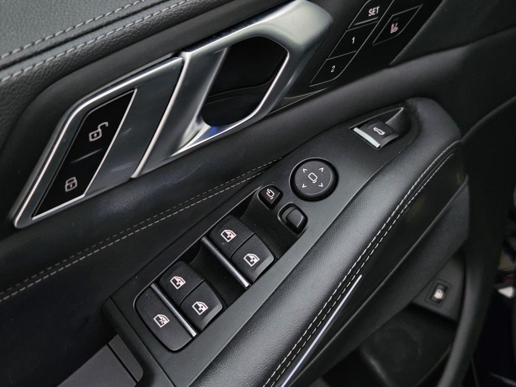 BMW X5 xdrive45e m-sport | achterasbesturing | trekhaak | luchtvering