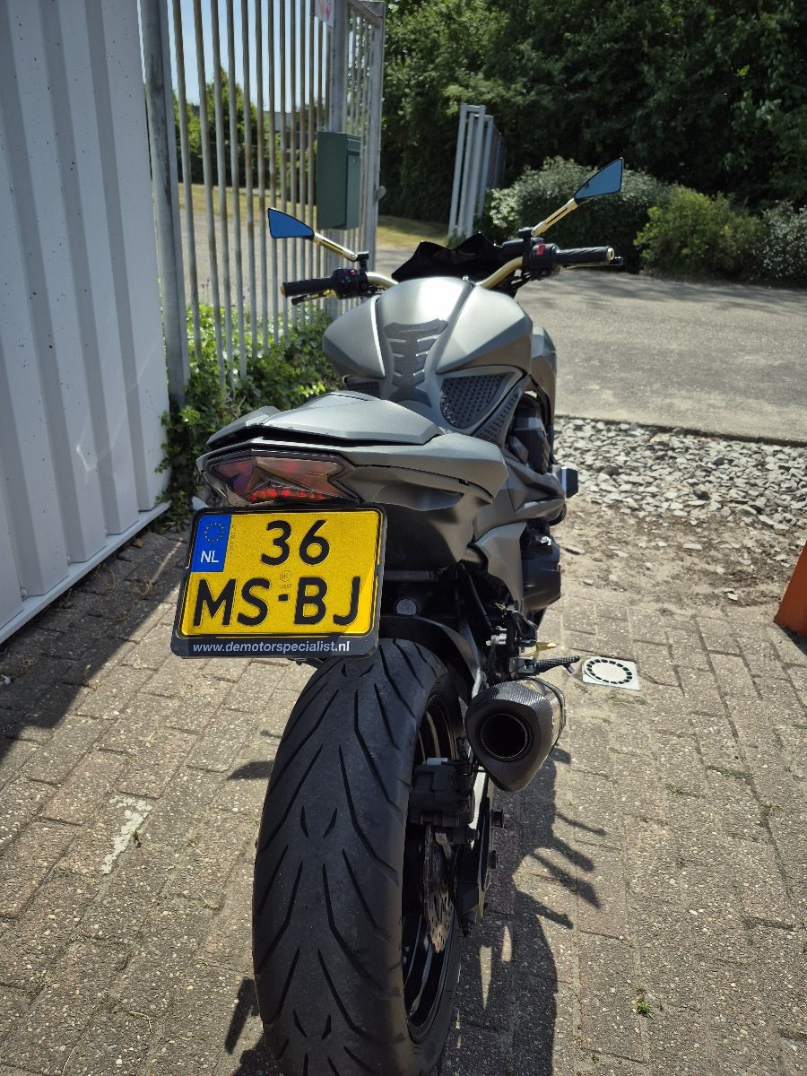 Kawasaki Z800 abs, full options!