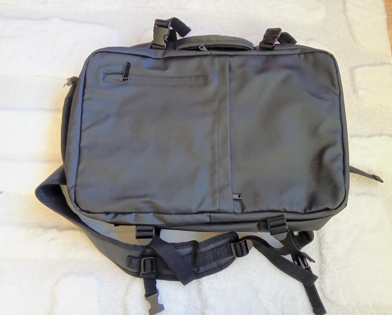 Nieuwe Rugtas, zwart met heel veel vakken en ritsen