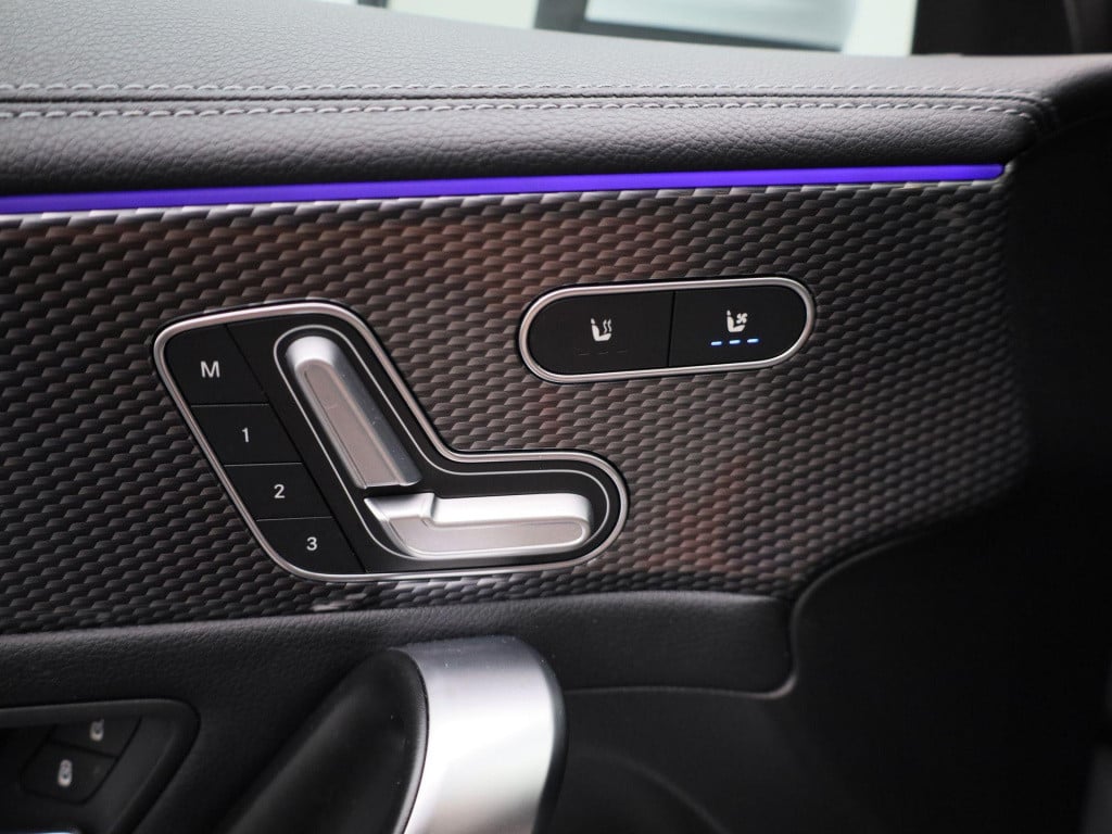 Mercedes-Benz Cla 250 e business solution luxury limited | automaat | lmv |