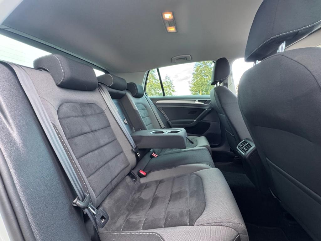 Volkswagen Golf 1.0 tsi * massage stoel * camera * carplay * stoelverwarmin