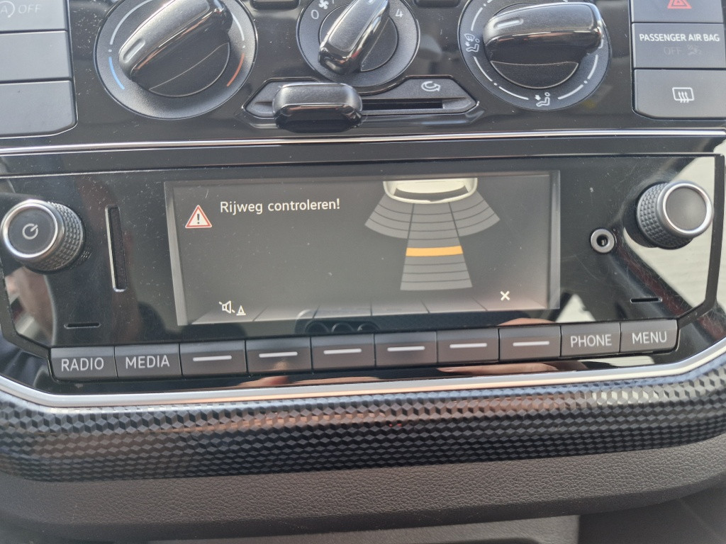 Volkswagen UP! 1.0 bmt move up! | executive en drive pakket verkocht