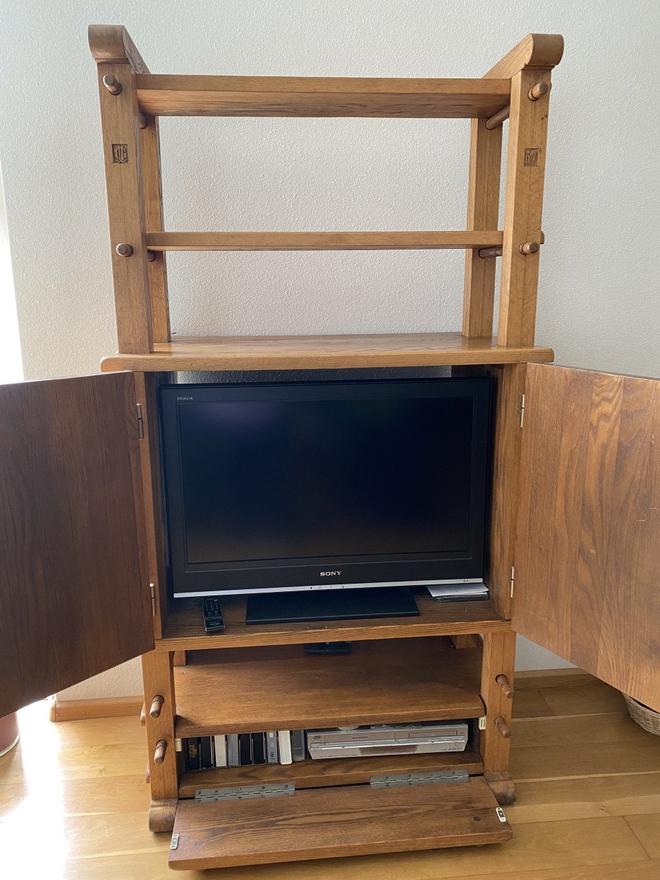 Handgemaakte massief eiken kaas/tv kast