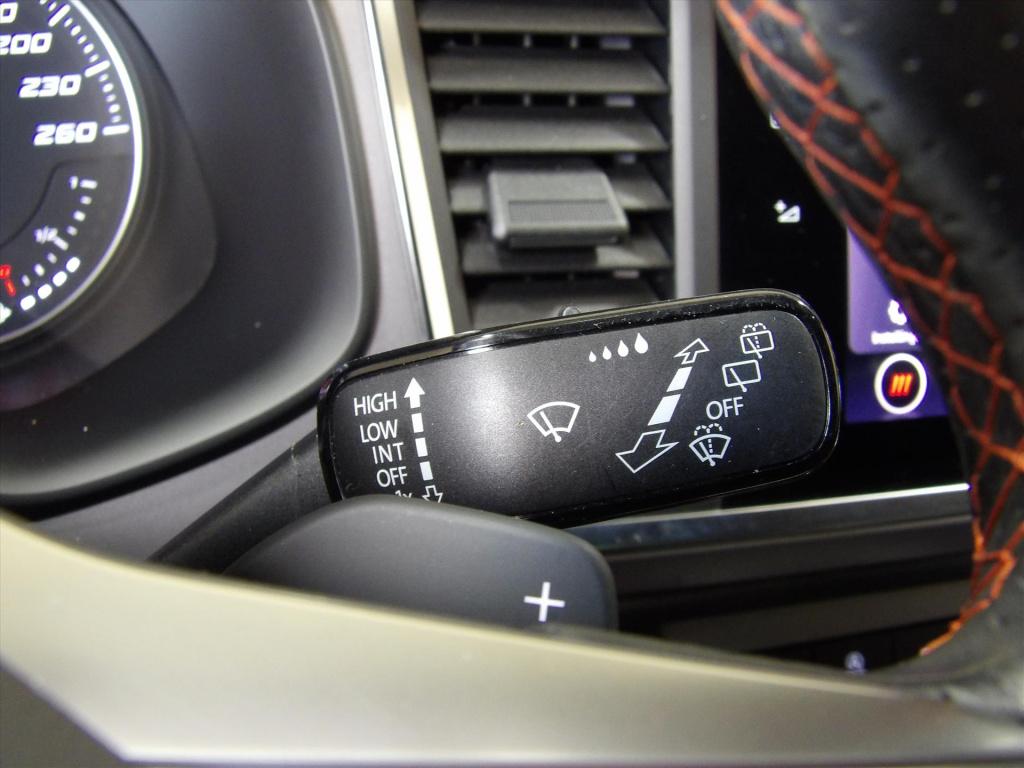 Seat Ateca 1.5 ecotsi 150pk dsg-7 fr business intense