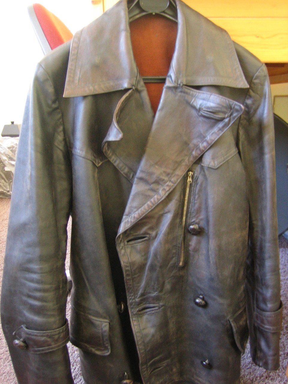 Vintage leren motorjas van rond 1950
