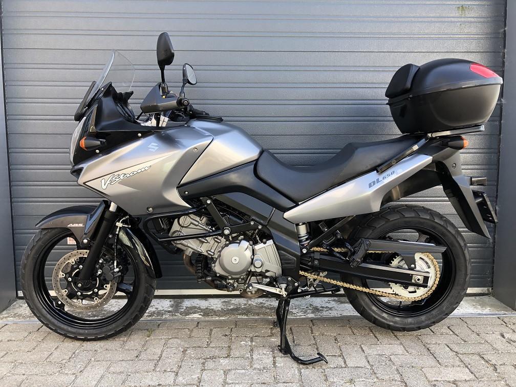 Complete Suzuki DL650 ABS uit 2008 met 30dkm, nieuwe banden etc €3795,-