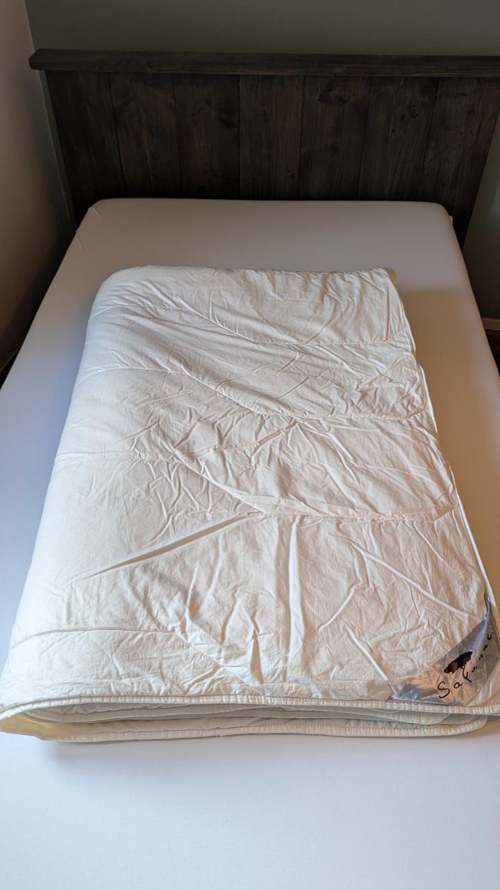 Steigerhouten bed