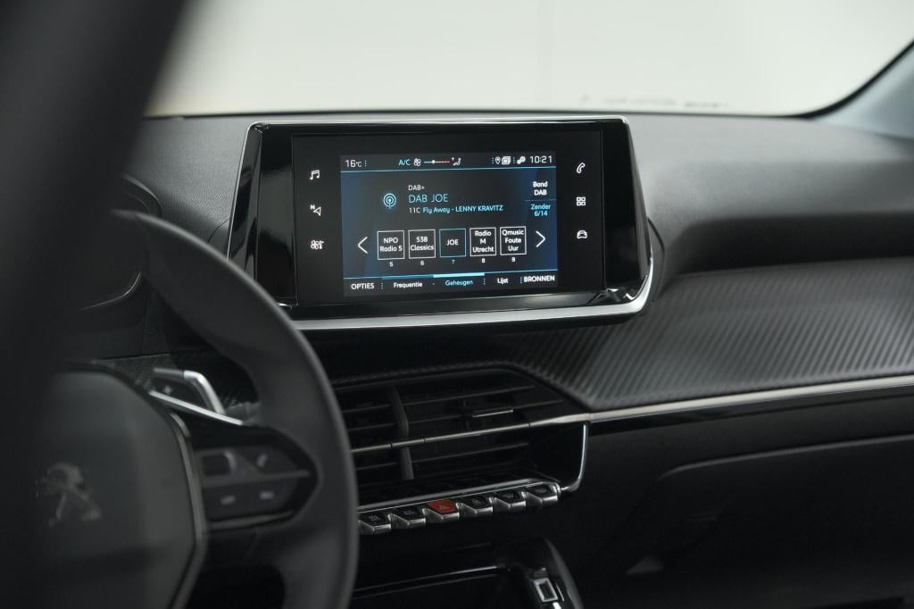 Peugeot 208 puretech 100 eat8 active pack | apple carplay | parkeersensoren