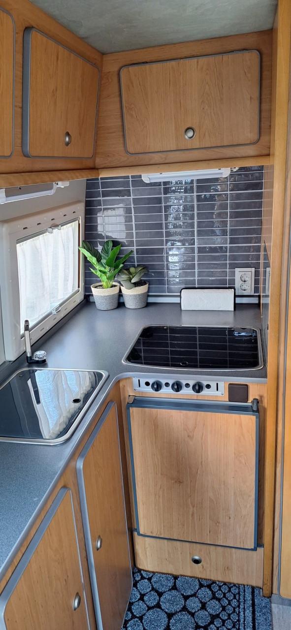 Mercedes sprinter buscamper la strada