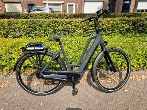 Zo goed als nieuwe Gazelle Chamonix met Shimano middenmotor