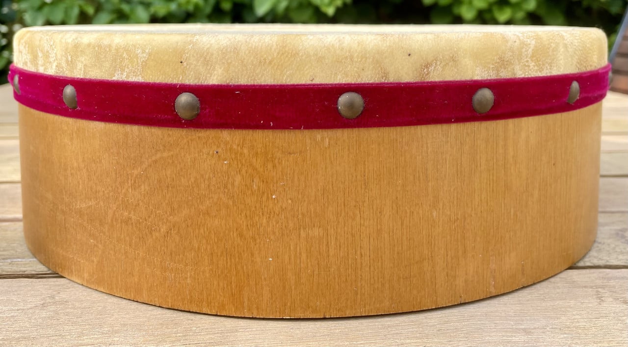 BODHRANS Brendan  White Irish drum