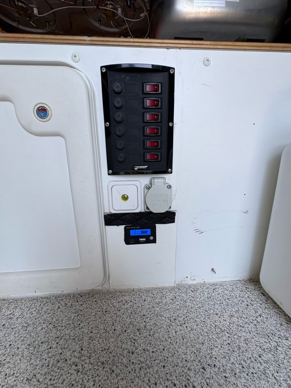 Ford Transit Camperbus 2003 – Airco, 2-3 pers, nieuw slaapdak