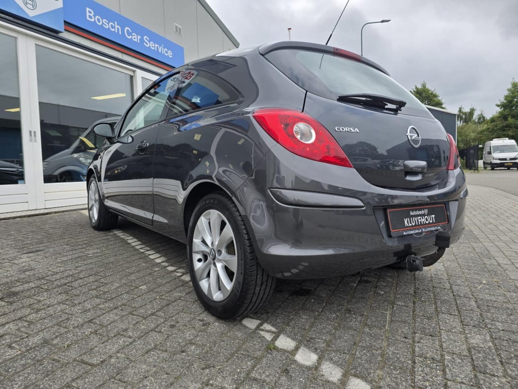 Opel Corsa 1.2-16v anniversary edition