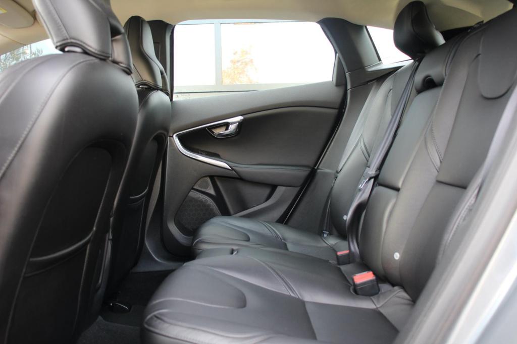 Volvo V40 1.5 t2 inscription aut. - leder - full led - navi - citycafety - 