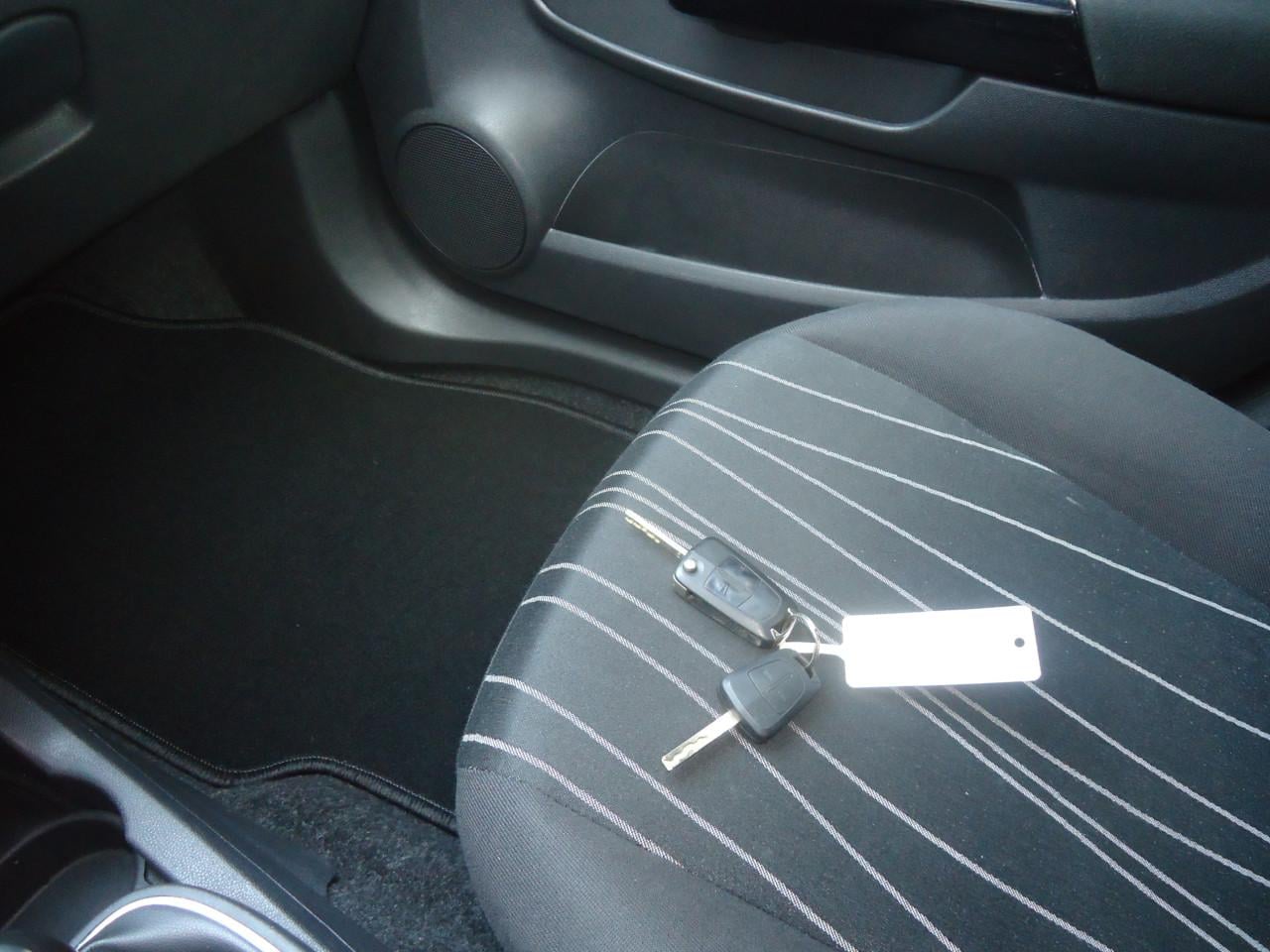 OPEL CORSA D 5DRS 14-16V 120 EDITION