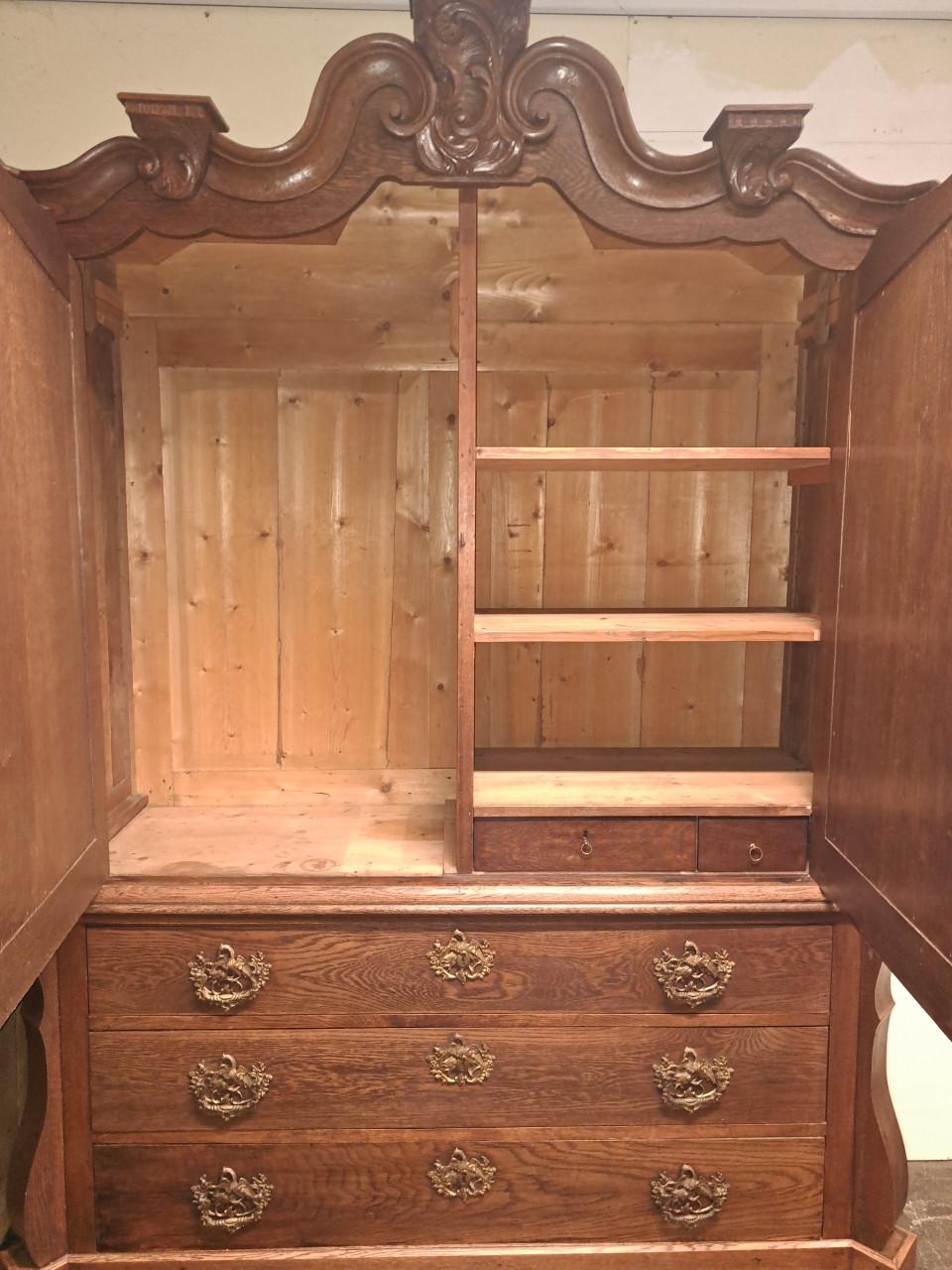 5 antieke kabinetten tegen elk aannemelijk bod