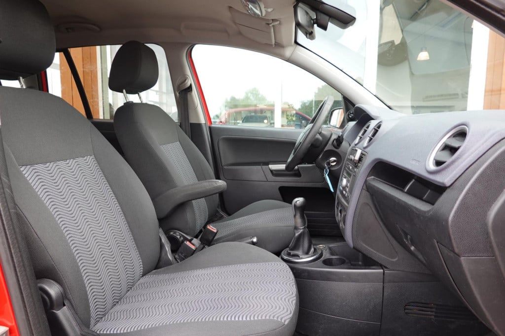 Ford Fusion 1.6-16v futura