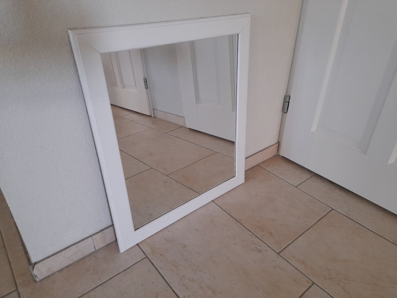 Spiegel 59 x 67  (in goede nette staat)