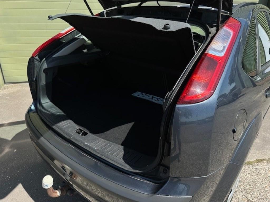 Ford Focus 1.4 - 16v trend cruise trekhaak