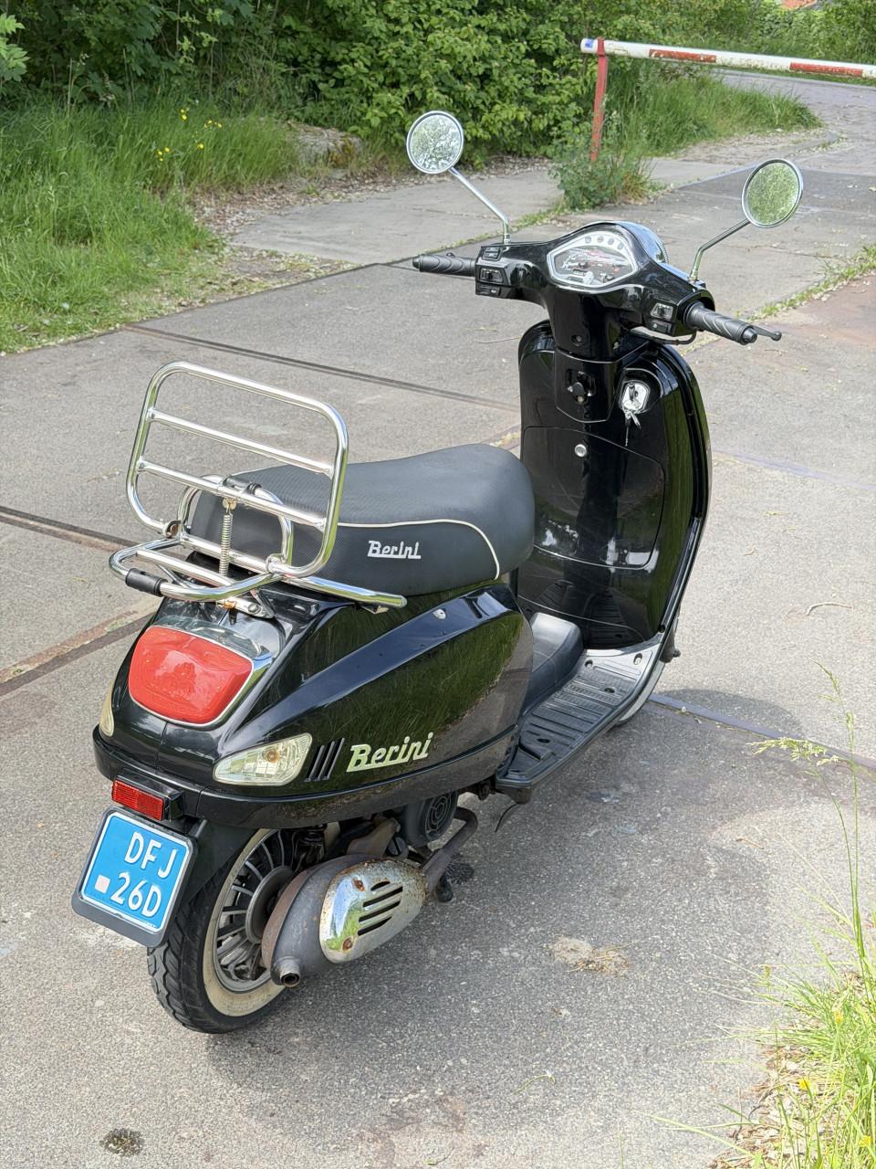 Berini Napoli scooter 4100km 35km/h 4-takt zuinig weinig km