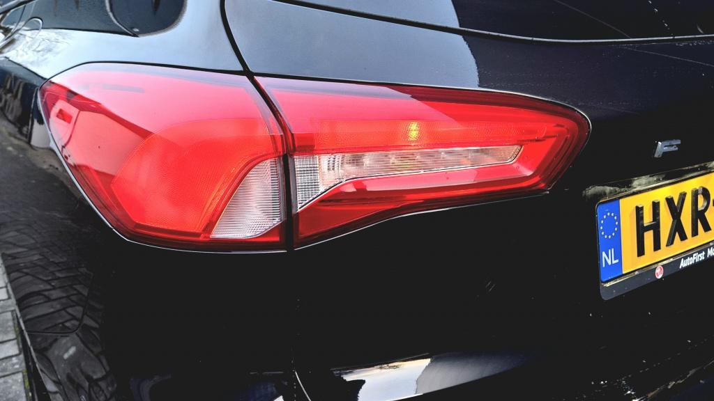 Ford Focus wagon st line x business 1.0 ecoboost hybrid | camera | lane ass