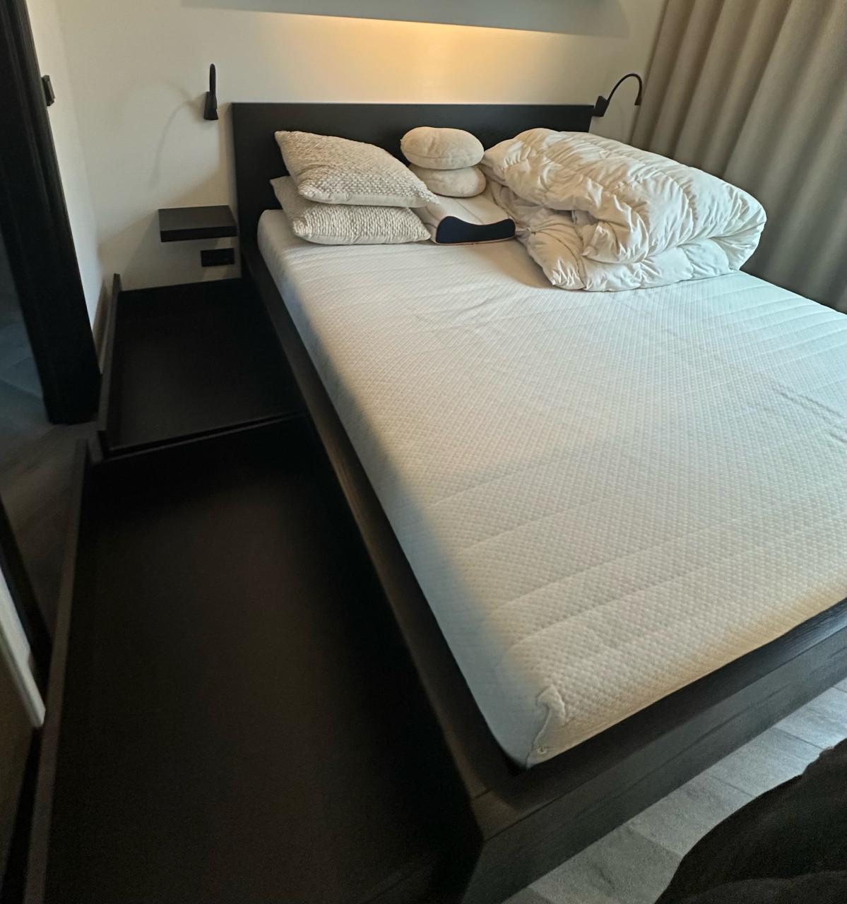 Ikea MALM bedframe en bedlade 180x200 zwartbruin