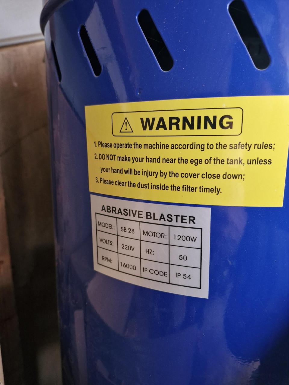 Staalketel voor het stralen van staal of hout