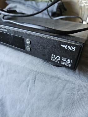 Strong SRT 6005 Decoder/satellietreceiver, werkende staat