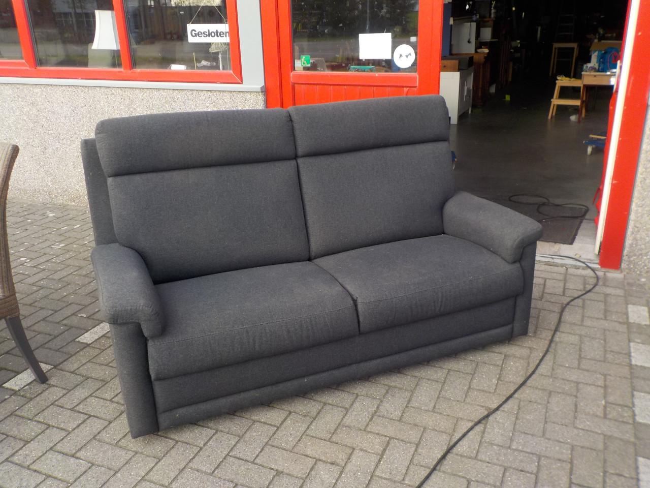 Mooie kwaliteit stoffen bank 185 cm hoog model ( 110 cm ) in goede staat