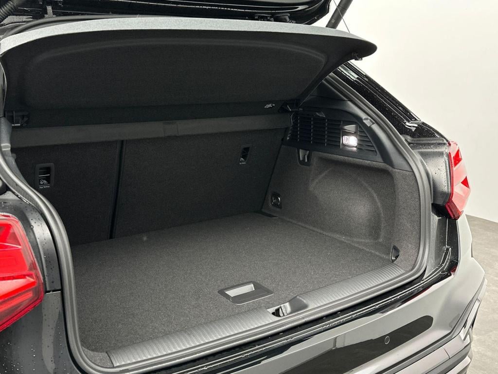 Audi Q2 s edition 35 tfsi 110 kw / 150 pk hatchback 7 vers