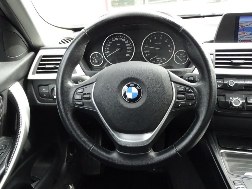 BMW 3-serie 320i executive automaat | 18" | afn. trekhaak | bluetooth
