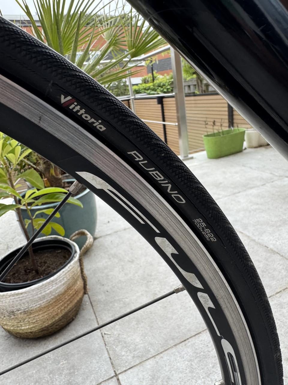 In perfecte staat race fiets Cube Peloton