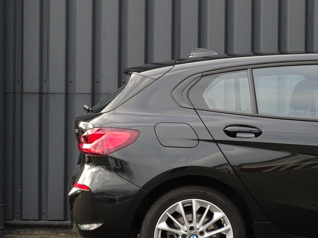 BMW 1 Serie 118i business edition | led | apple carplay/android auto