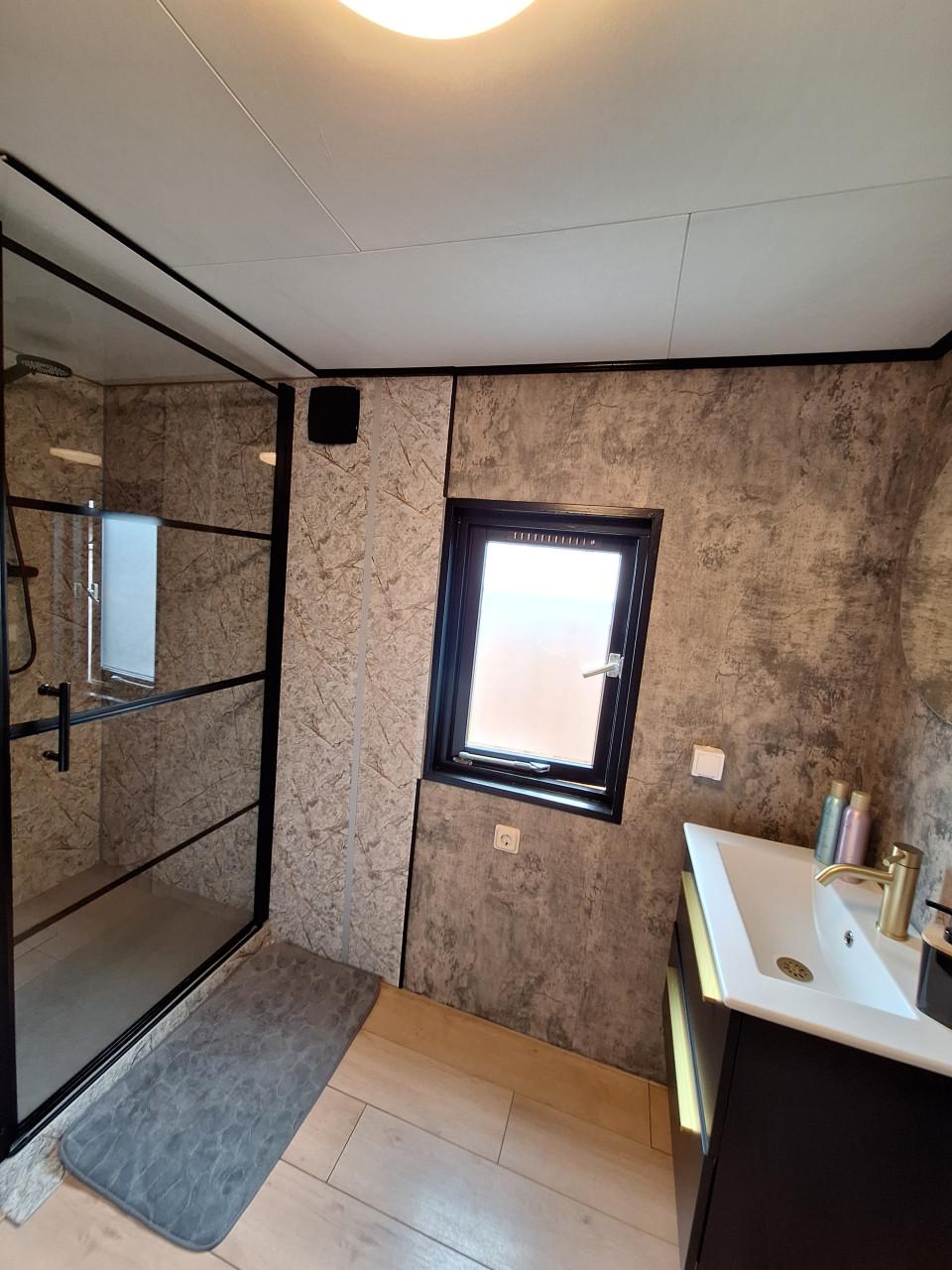 Tijdelijke woonruimte te huur–Gemeubileerd chalet Regio Heinkenszand/Goes.