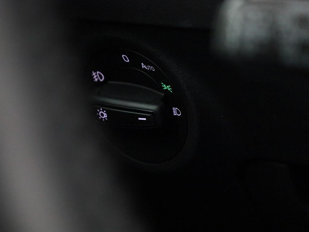 Skoda Karoq 1.5 tsi act business edition | automaat | apple carplay / andro