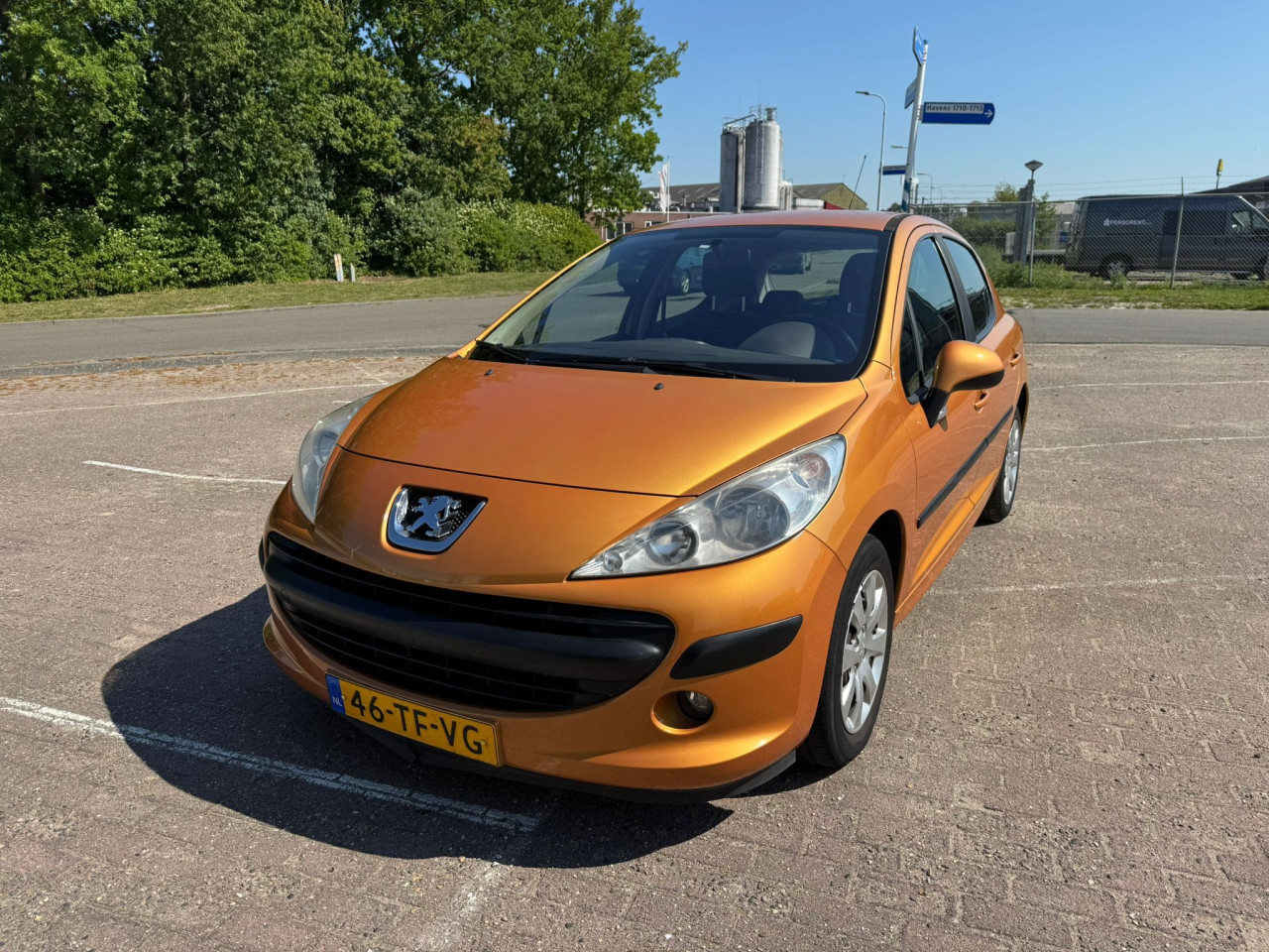 Peugeot 207 bj 2007 1600 euro