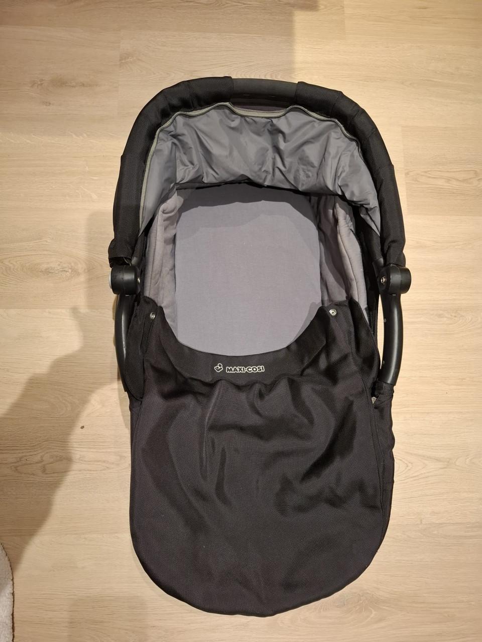 Ligbak baby maxi cosi