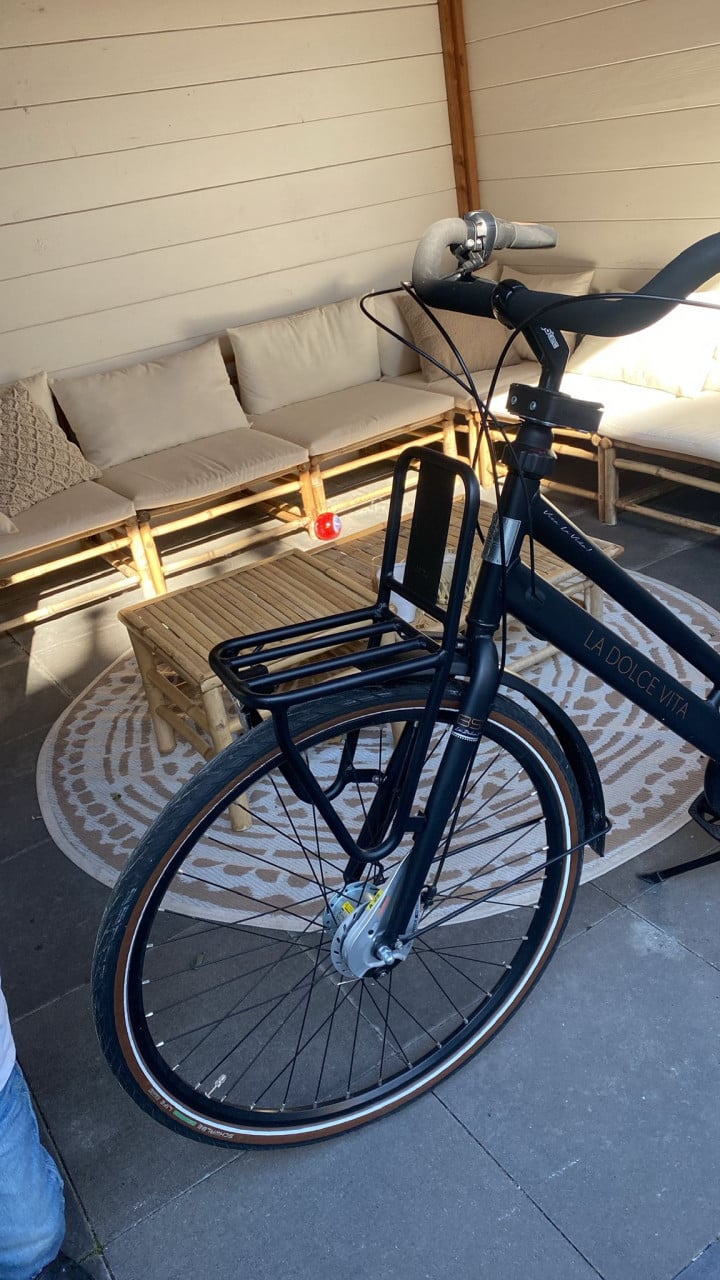 Zwarte mama fiets z.g.a.n.