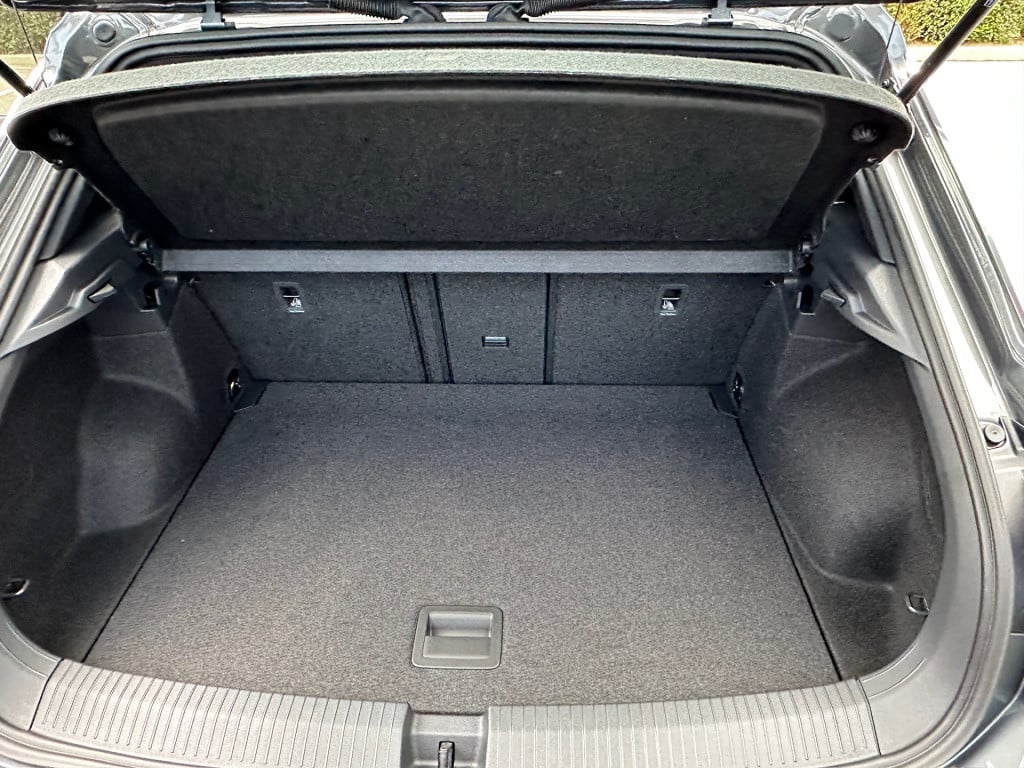 Volkswagen T-roc 1.5 tsi 150pk r-line | navi | camera | ergo stoel | alcant