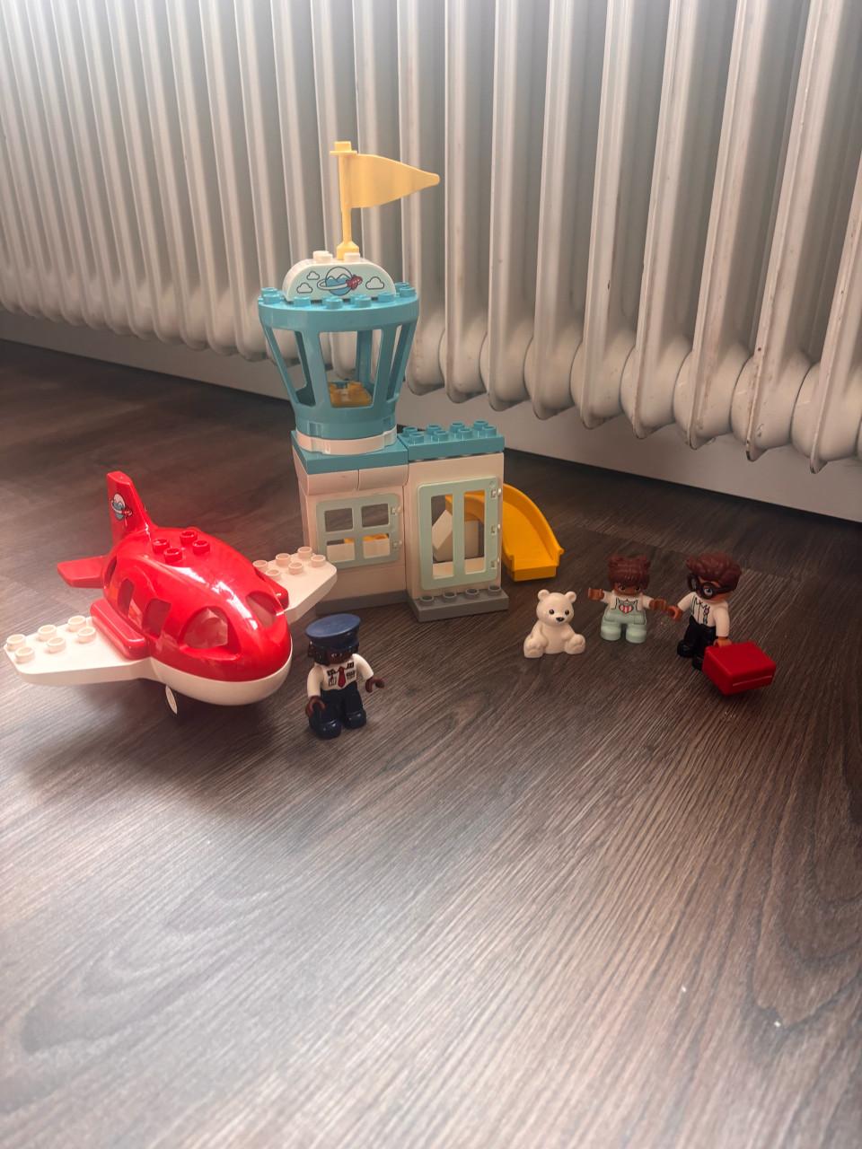 LEGO Duplo 10961 – Vliegtuig & Vliegveld.