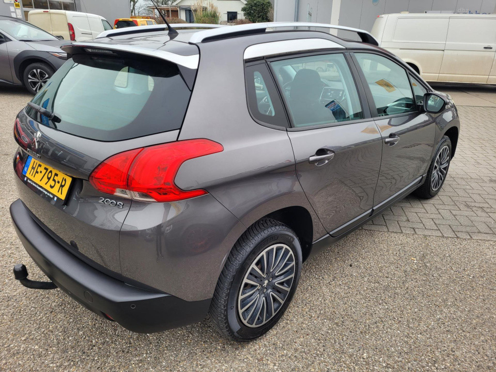 Peugeot 2008 1.2 puretech urban cross