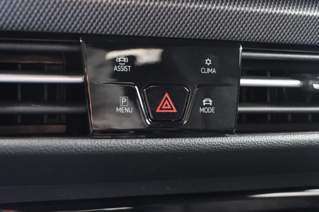Volkswagen Golf r-line-edition 1.5 etsi 116pk dsg7