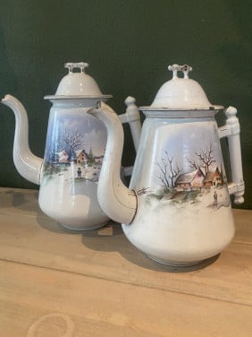 Emaille koffie-en theepot met wintervoorstelling